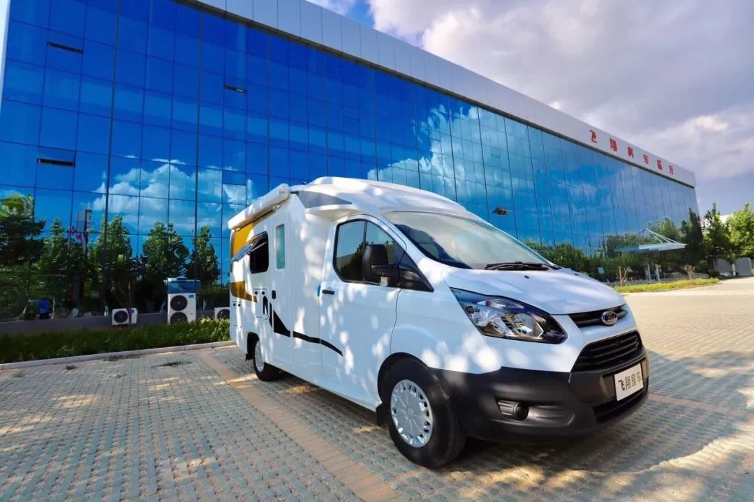 飞翔福特自动挡房车又出新布局双人固定床加升降床快乐暑假快乐出游