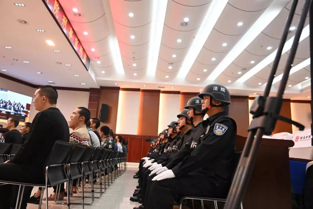 云南省昭通中院审理张自勇等36名被告人涉黑案一审庭审结束