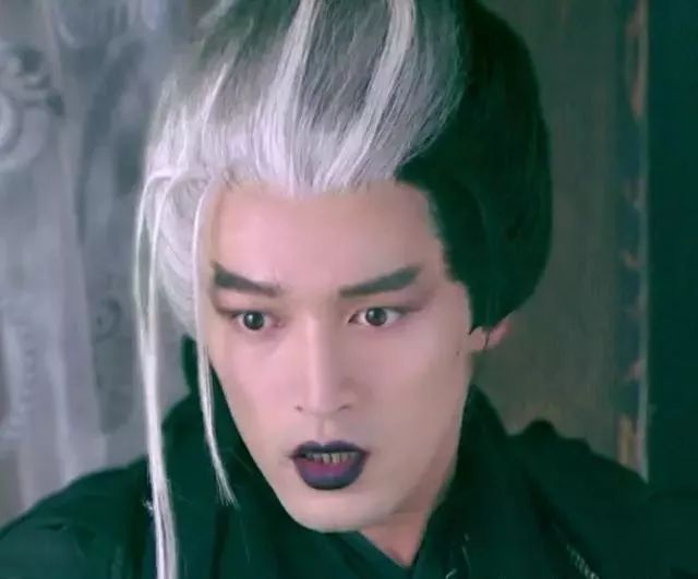 让黑山老妖看了都想回炉重造——让蕾哈娜看了都想找他要口红色号可