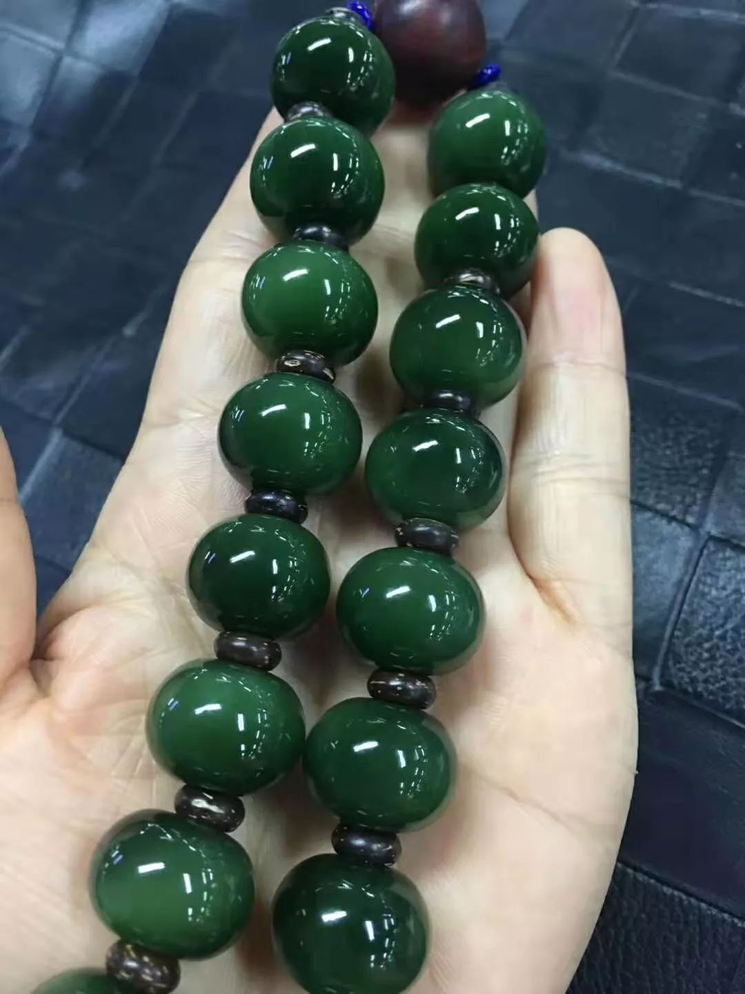 【石木藏品】和田玉老坑碧玉菠菜绿算盘珠十八子手持