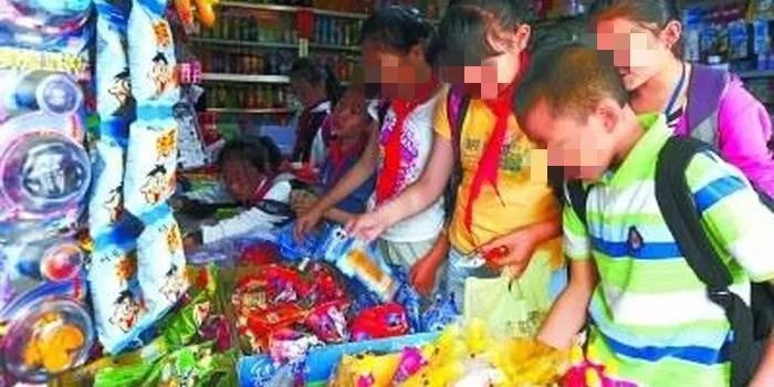 膨化食品风靡市场，小明同学的选择为何与众不同？
