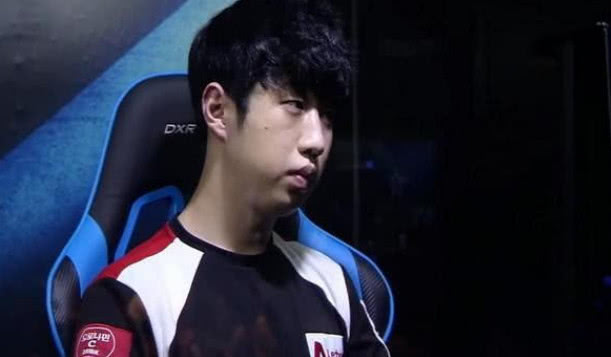 他被称为lol的第一混子,3年职业生涯,混到了10个冠军_duke