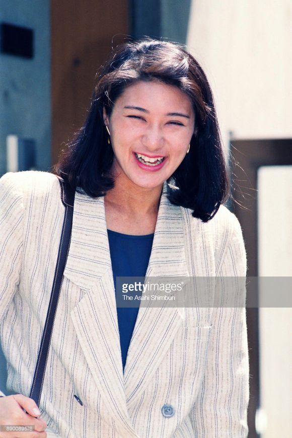 原创日本新皇后雅子年轻旧照清新美丽像极了电影演员