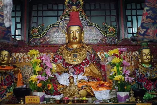 自驾西藏挤不进的大昭寺走山南惊奇发现这里才是藏文化的起源