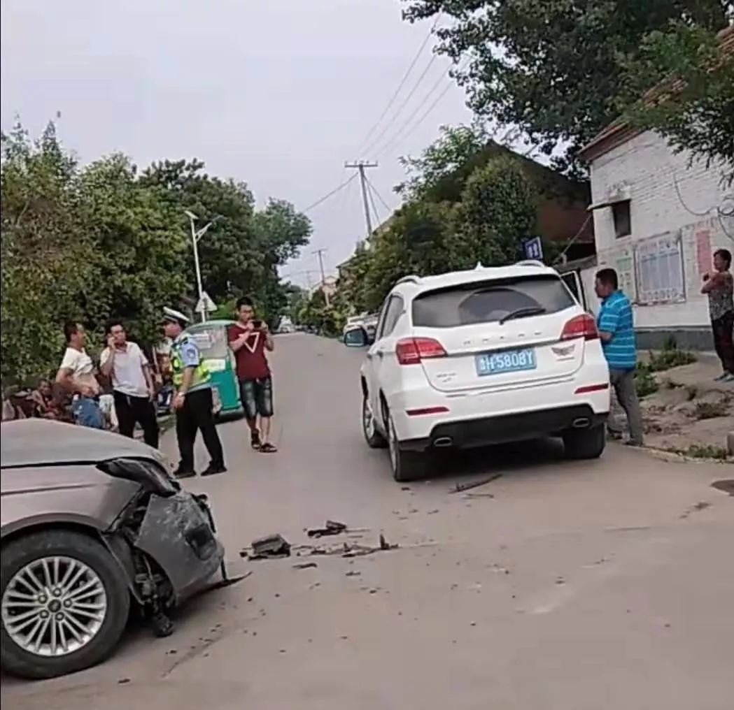 金乡从昨天到今天发生好几起车祸一定要小心出行