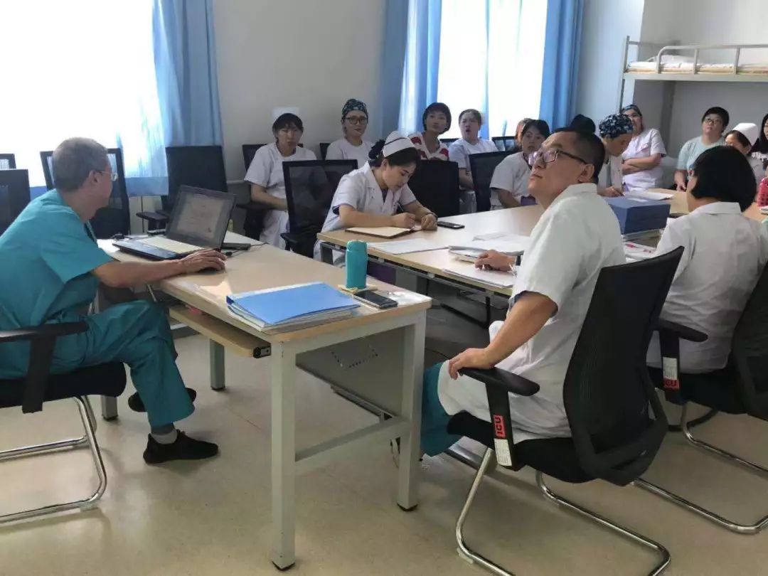 呼市妇幼保健院新生儿科召开科室质控会