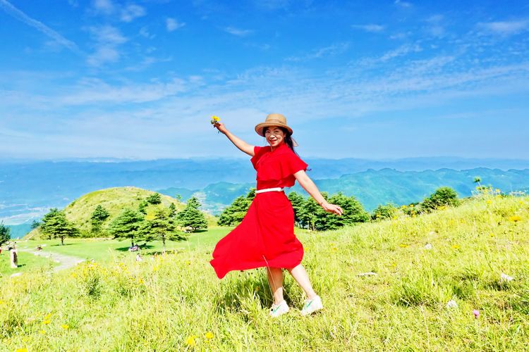 宜昌百里荒:蹭拍 寻觅"山楂树之恋"的红裙美女