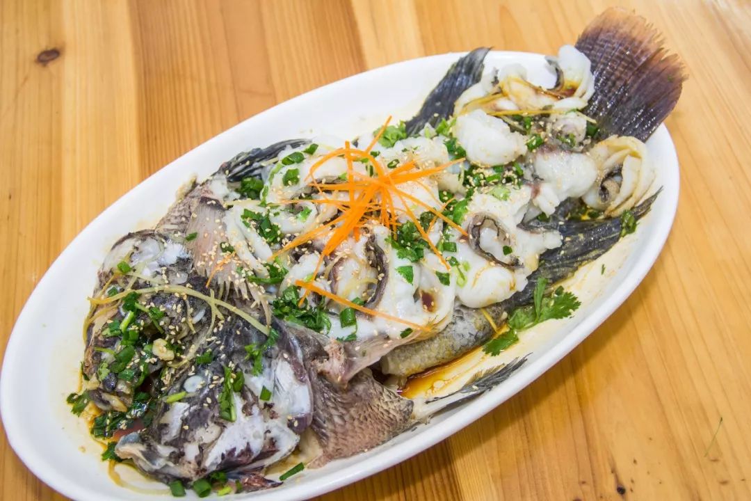 饭友注意!这家店长期座无虚席,俘获众多吃货的心!来一次就不想走了.