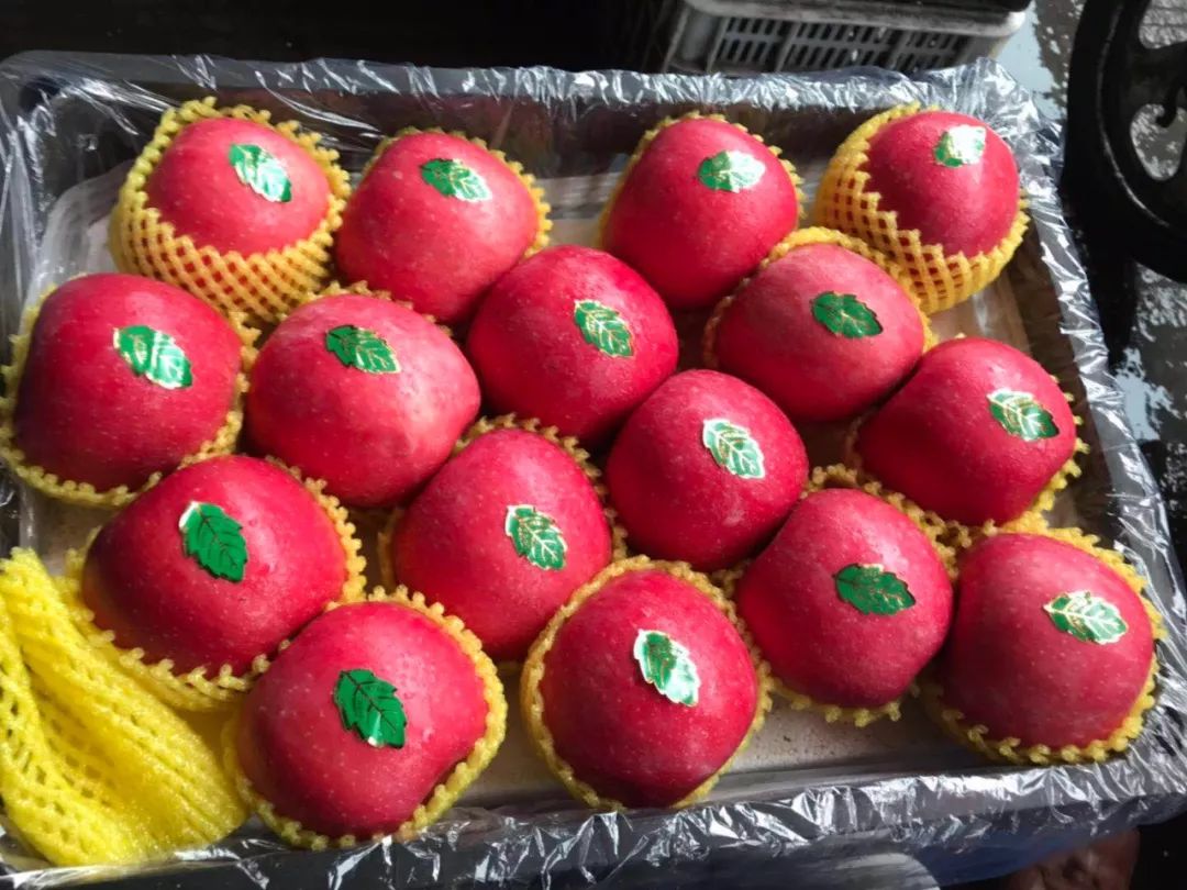 另外小编也走访了嘉兴几个大型的水果超市:大润发,永辉,雨露空间.