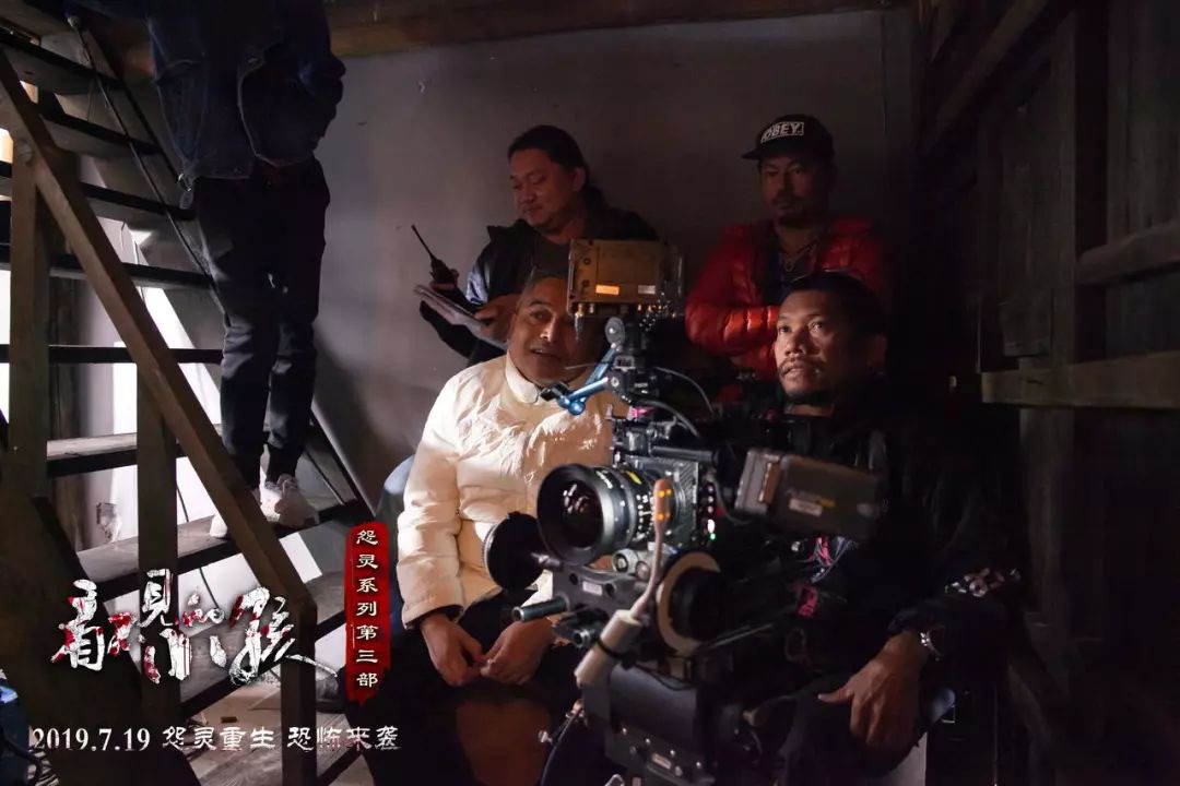 的导演伊萨拉·纳迪执导的《恶魔的艺术2》和《鬼三惊》,被网友评价为