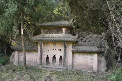 景县北齐高氏墓封氏墓群,又名封家坟,俗称"十八乱冢",它位于河北省