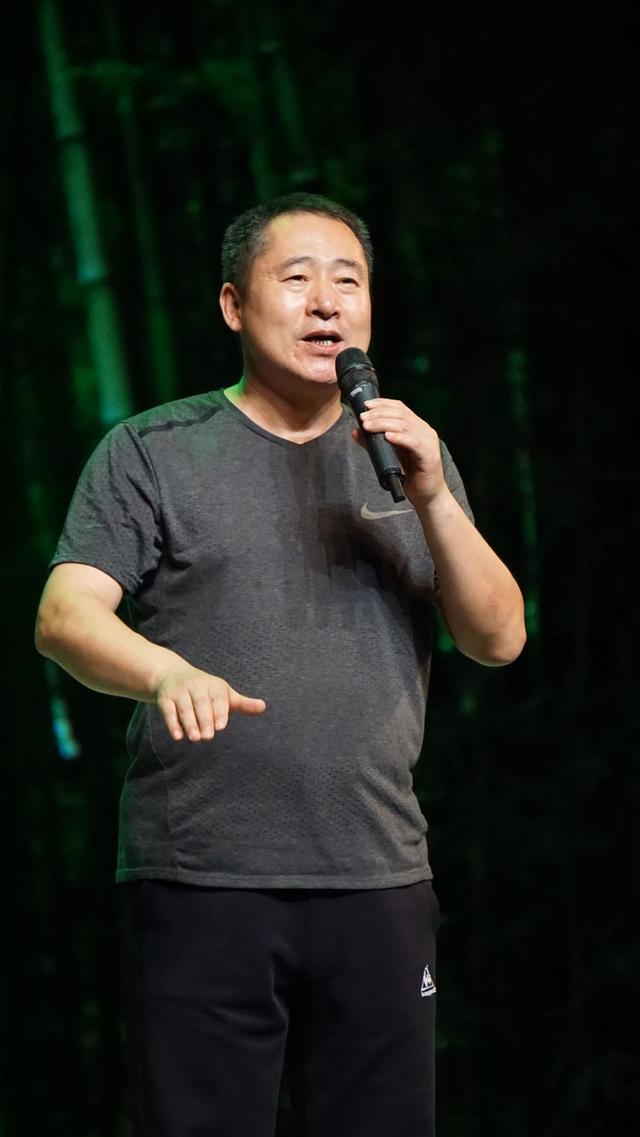 洛阳"泥腿子干部"创办景区一方人受益,豫剧《重渡沟》剧照_马海明