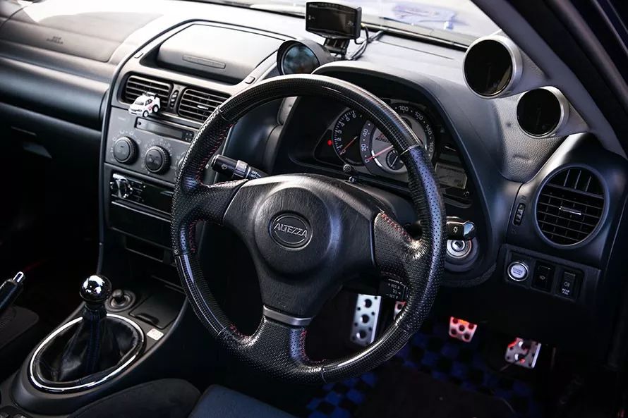 超级增压咬地鲨