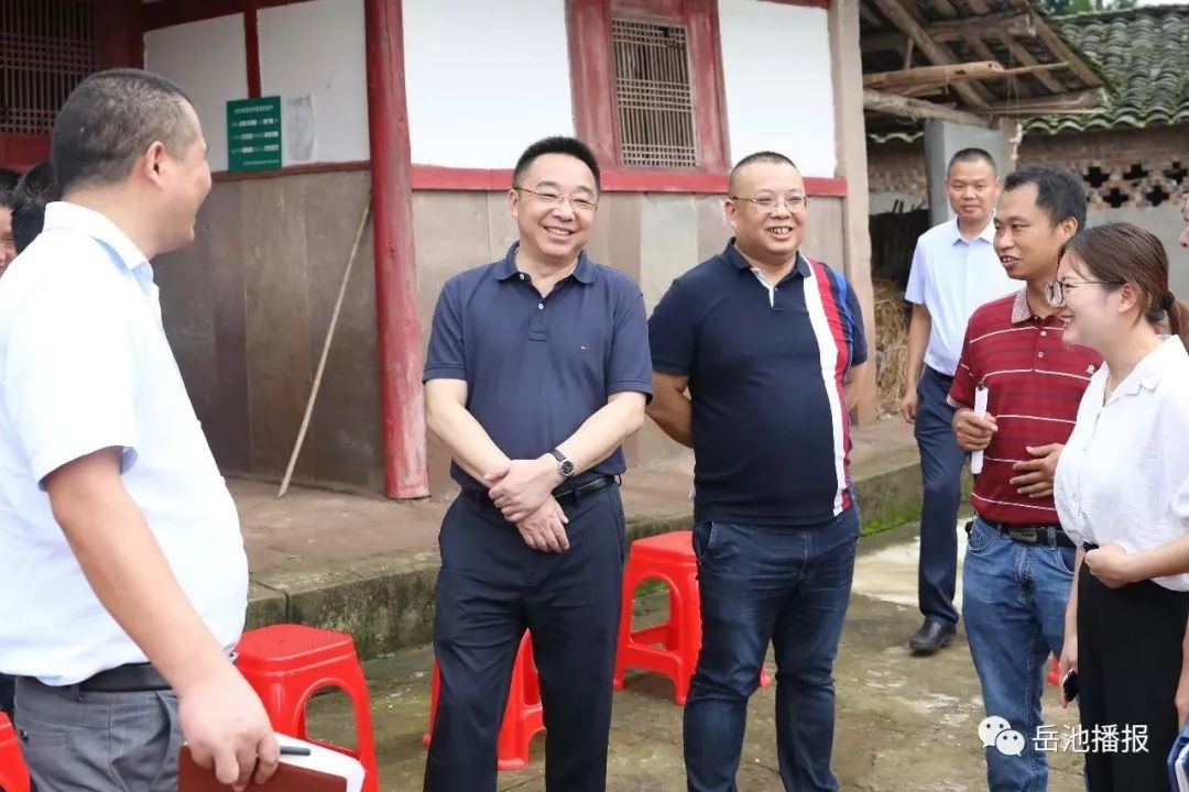 郑鹏程率队督导两不愁三保障回头看大排查工作