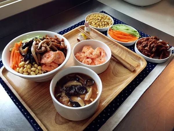 微博@堂妈小厨未 时-申 时(13:00-16:59)光自己说相声还不过瘾咱天津