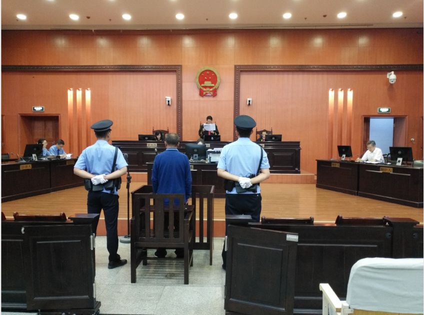 法院认为,被告人高世太身为国家工作人员,滥用职权,致使公共财产,国家