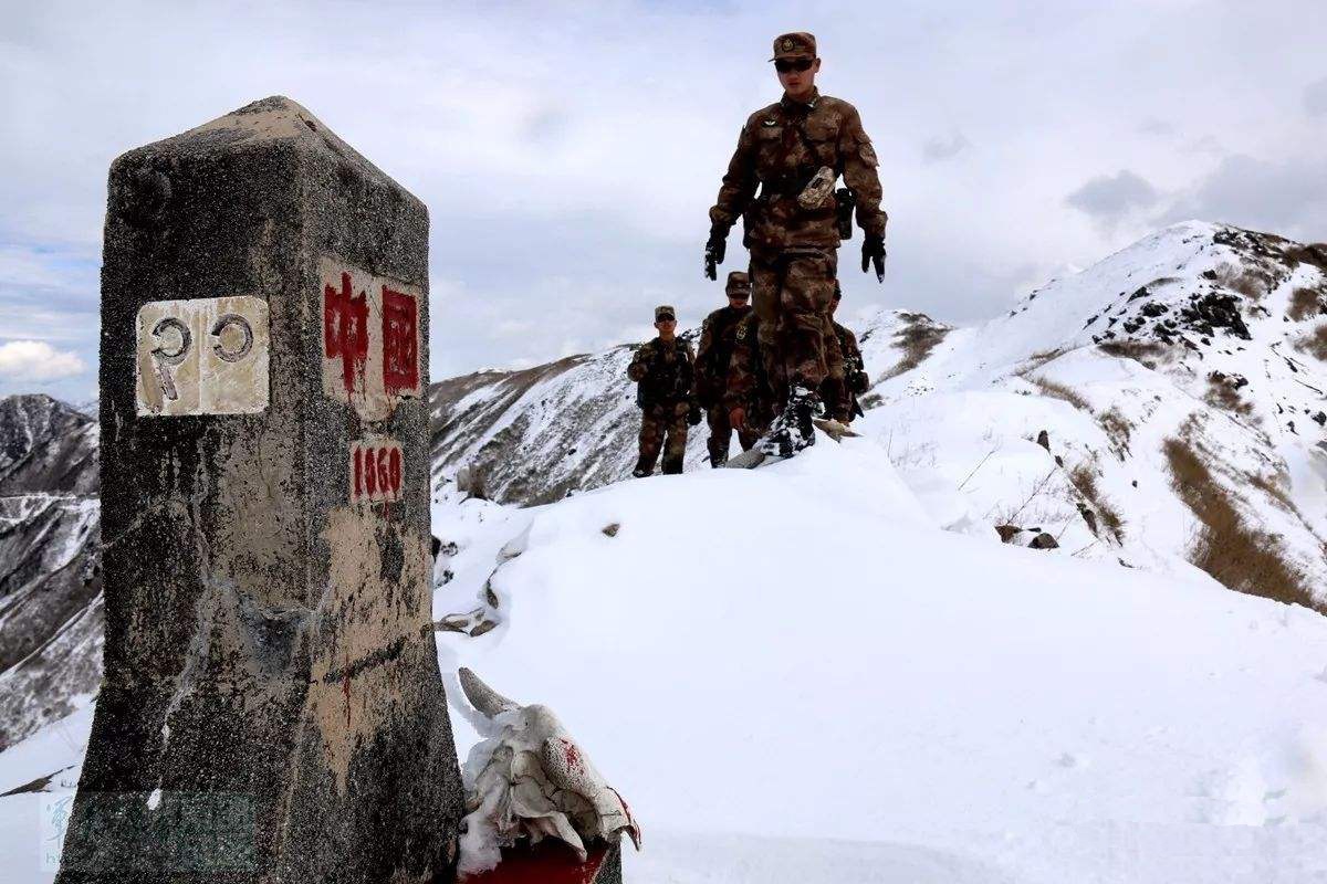 都说珠峰属于中国,可它明明一半在中国一半在