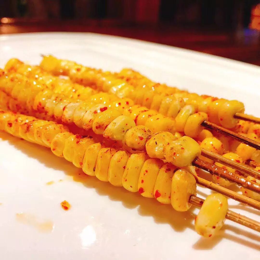 素菜也是烧烤中不可缺少的一部分没有素菜的烧烤是不完整的超多种类的