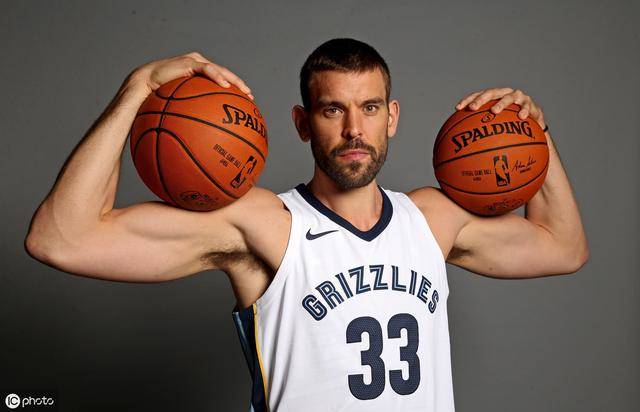 的添头,从小活在哥哥的阴影里却成为了可退役球衣的传奇_保罗·加索尔