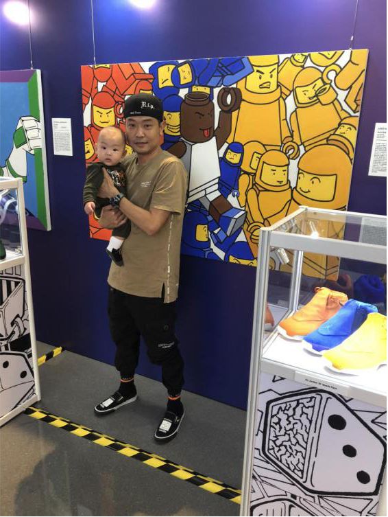 白先生一直就是朋友圈中的时尚奶爸,他关注一切和时尚有关的东西,在