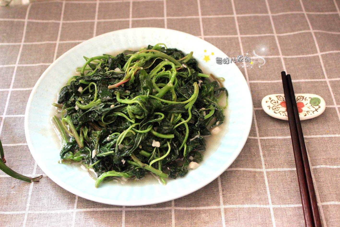 此菜铁含量是菠菜1倍钙含量是菠菜3倍简单炒炒滑嫩好吃不上火