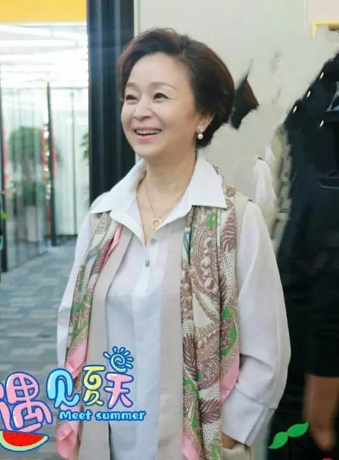 刘莉莉近照曝光,61岁皱纹明显,跟普通老人一个样!