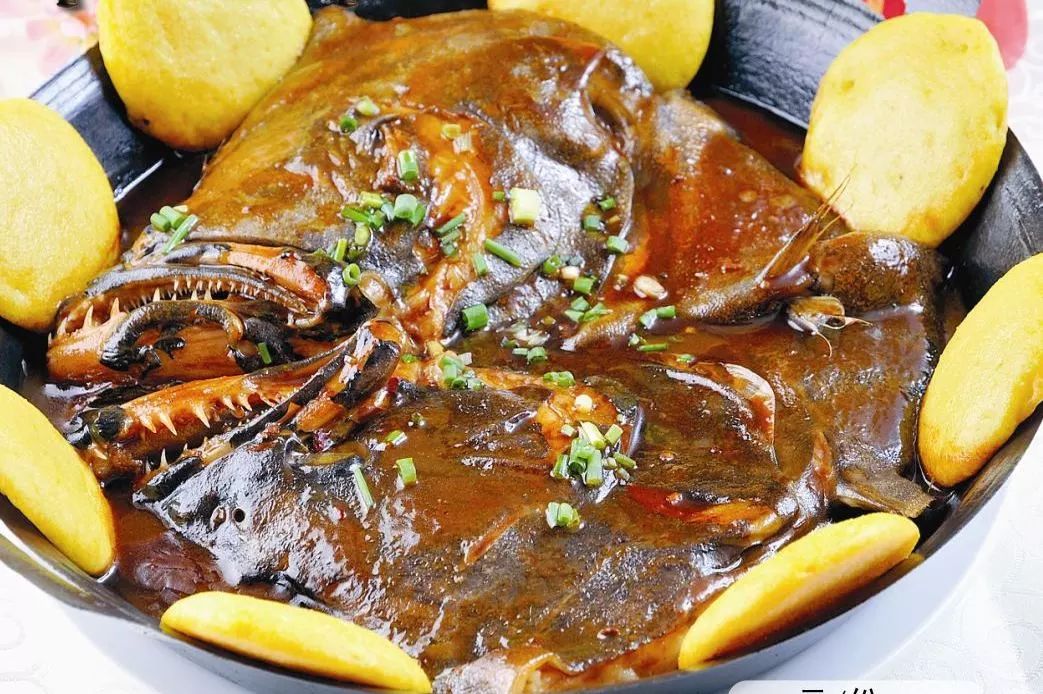 幸福鲽鱼头软炸虾仁山东幸福渔村餐饮管理公司成立于20