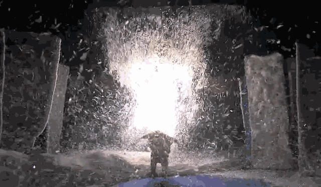 走,我们一起进入傻瓜的世界……这是一场在全球下了26年的"暴风雪"数