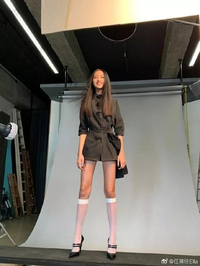 原创14岁身高176cm任达华女儿这大长腿是要逆天啊