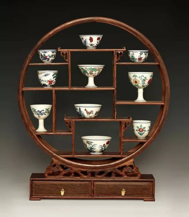 摆放四时不谢之花八节长春之草原来它叫博古架