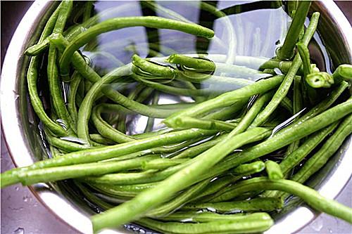 它是天然消斑菜常吃排出毒素淡化色斑夏天可多吃