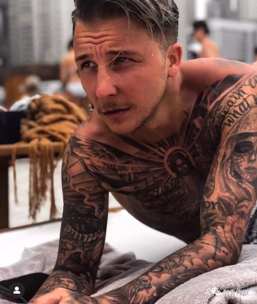 好好的坐地铁,居然被怒斥"黑社会"_大叔