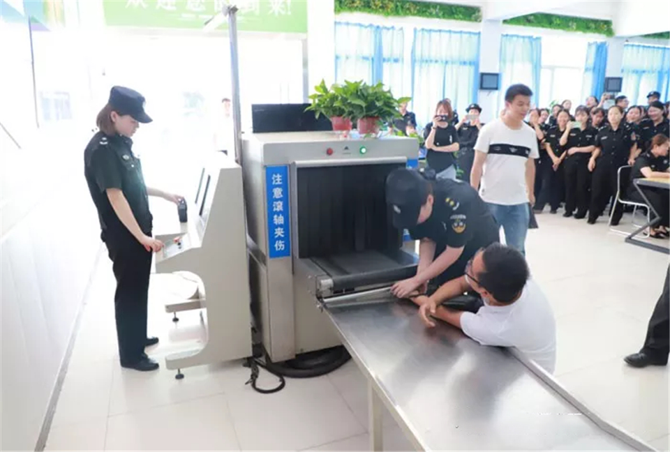 西安市保安服务总公司开展西安地铁各项目部安检技能大比武