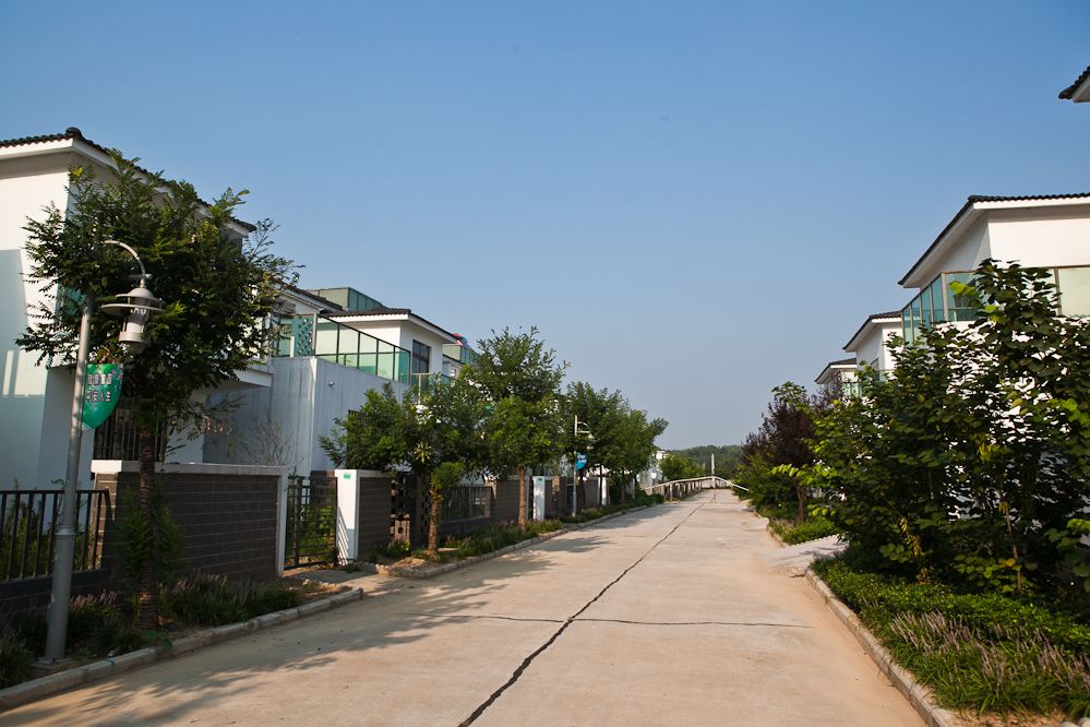 现在河南滑县有万人村,你怎么看呢?