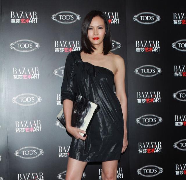 不过,马诗慧也有达到体重巅峰的时候,那是在与1992年与黄敏德结婚之后