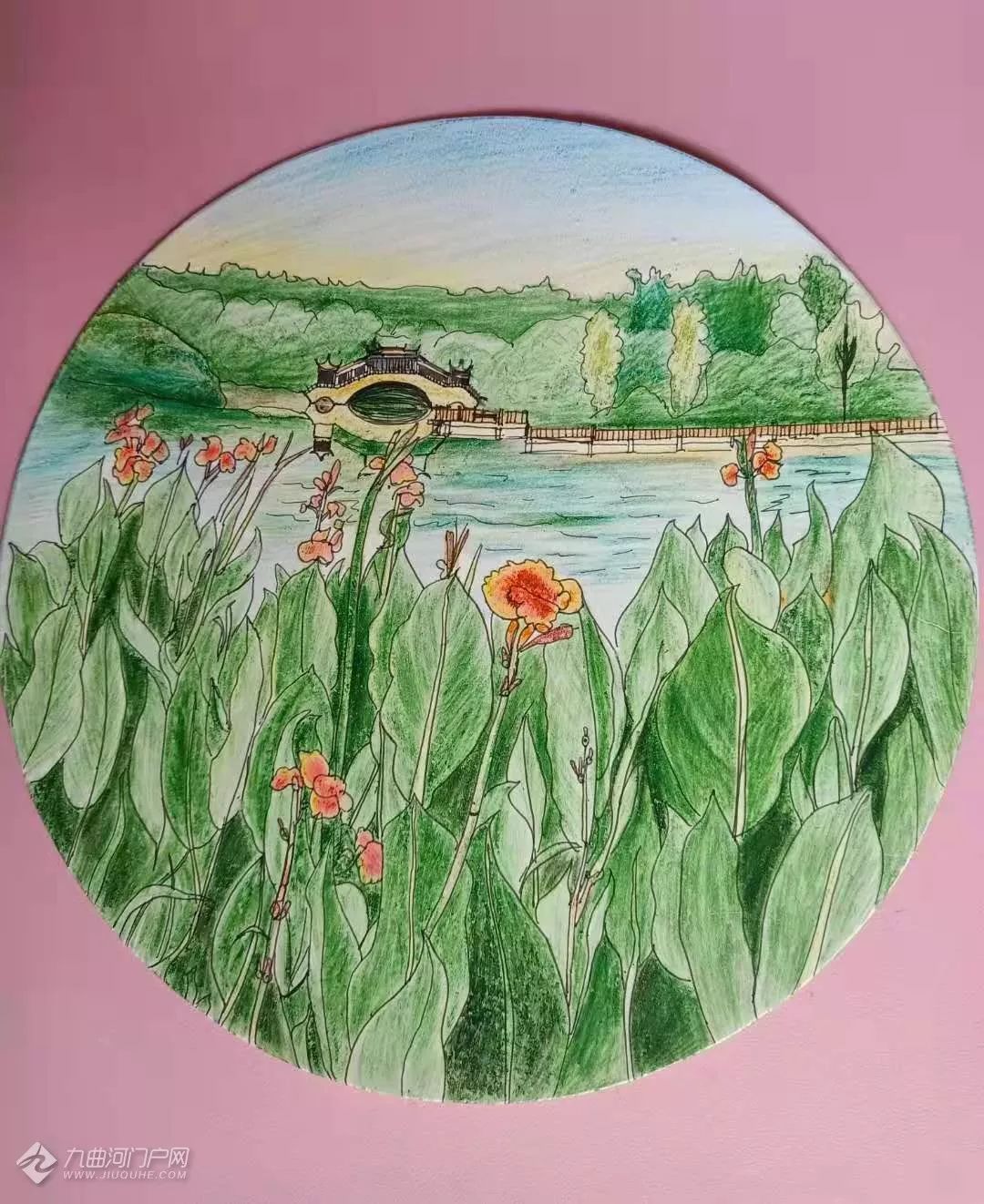 ""老婆用彩铅"试画"凤岭公园一角,河友@小易就在河马app分享:昨天(7月