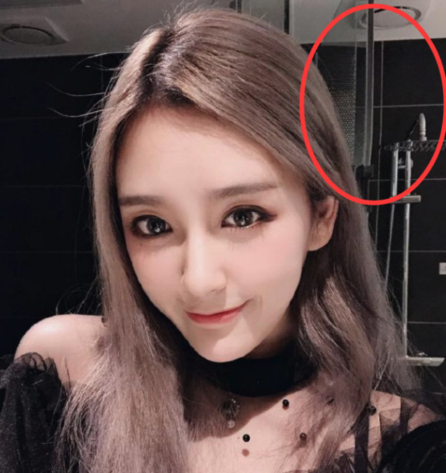 这个包袱一直伴随着rita好几年,而且在加盟虎牙之后,和姿态两个人在一