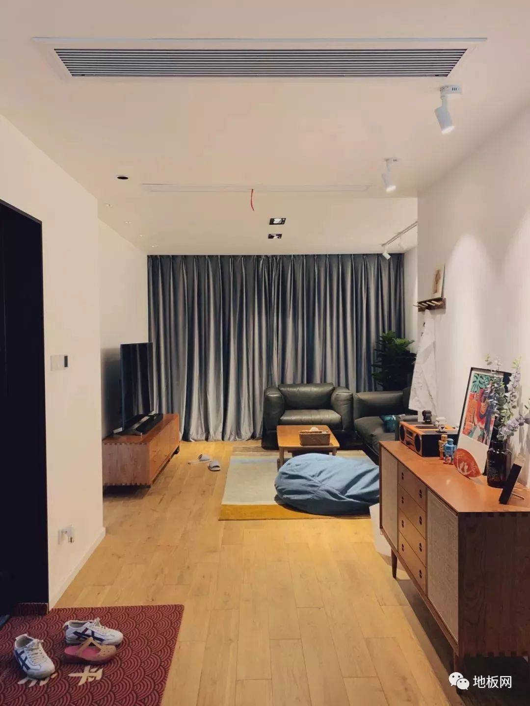 客厅铺木地板,我也赶一波潮流!