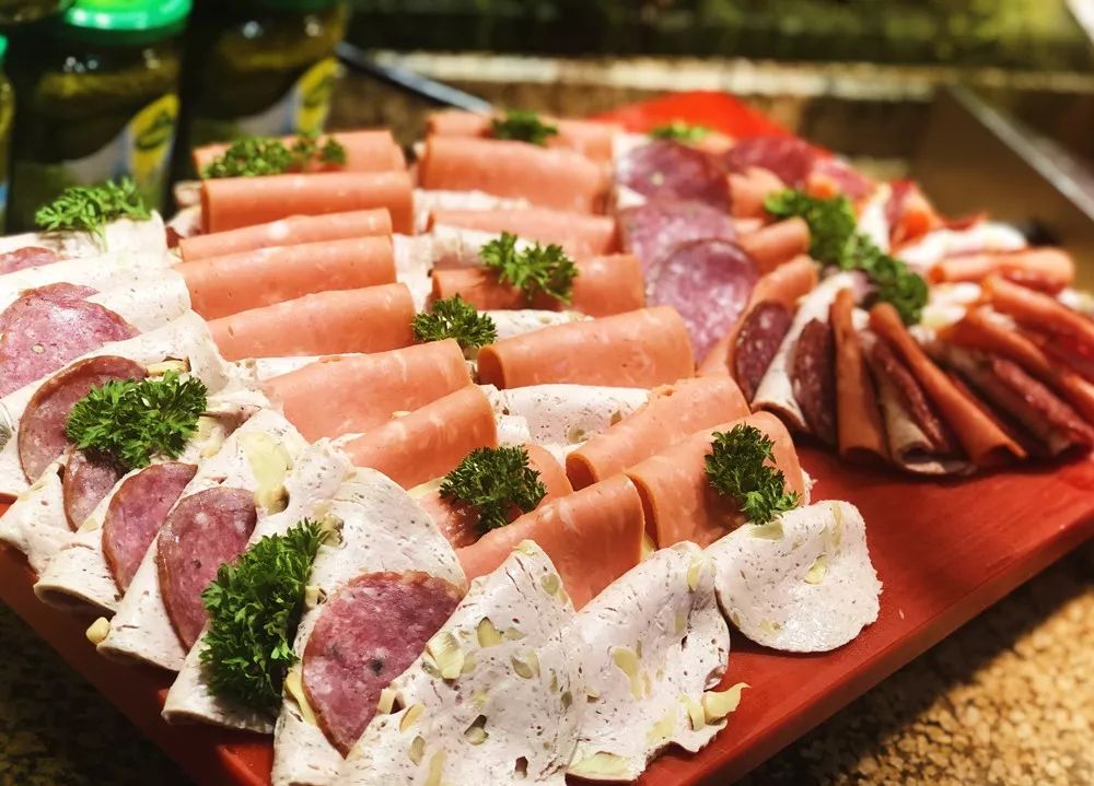 盛享畅饮左手香肠右手德啤快来这里嗨啤一夏