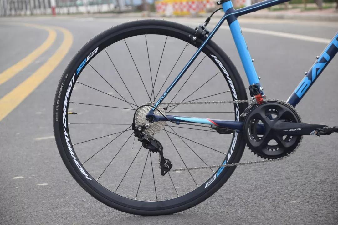 超强性价比入门公路车——2020款驭风600,升级105 r7000大套_搜狐汽车