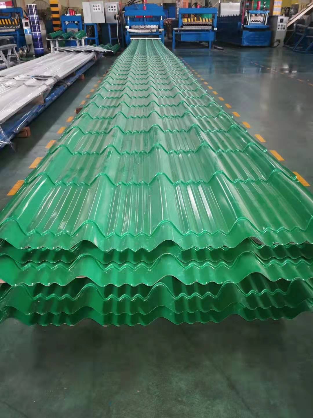 压型瓦,是采用有色彩涂经过辊压而成的钢质新型建筑材料,既然叫彩钢