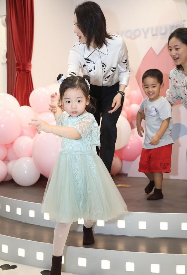 原创董璇的亲子餐厅重新开业高云翔退股后佟大为妻子关悦入股