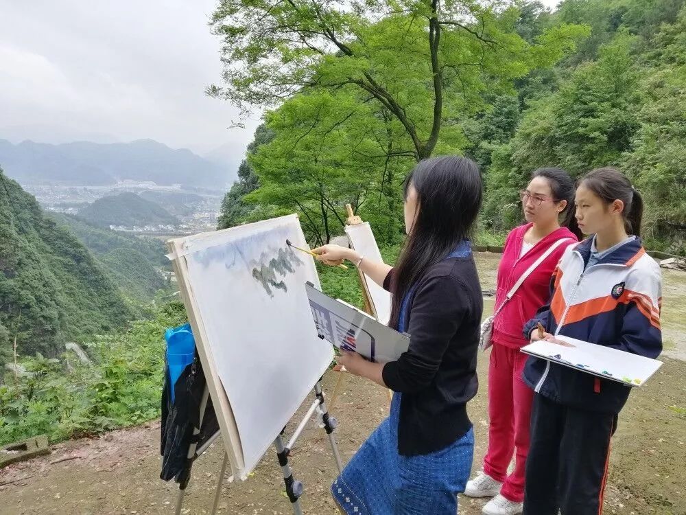 画家夏子月寄情山水画乡愁