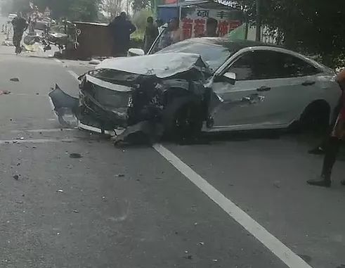 松原扶余发生三车相撞交通事故