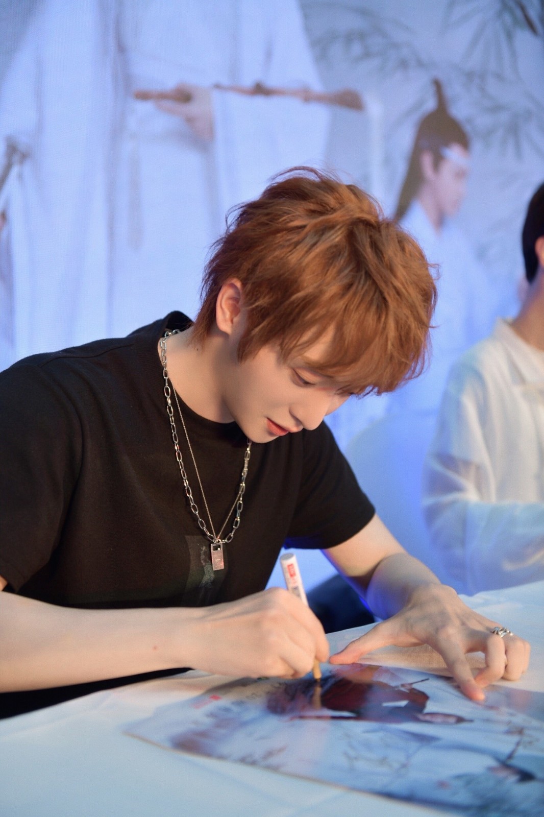 陈情令叒路演了温宁小天使于斌现场变身萝卜推销员