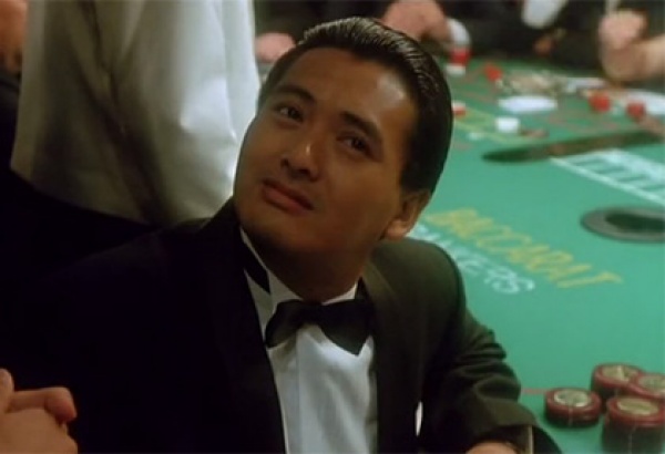 周润发式自拍这才叫英雄本色