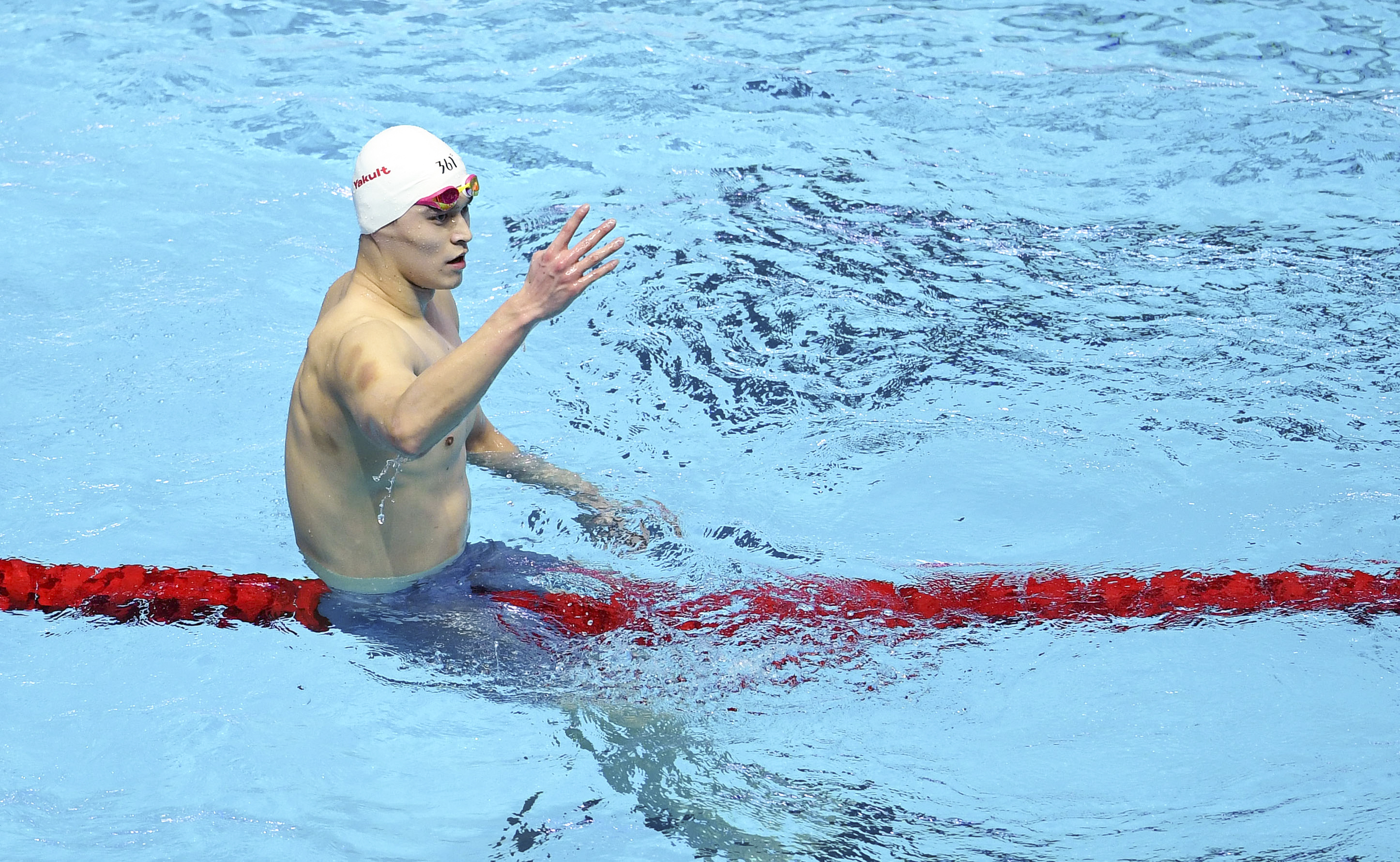 游泳男子400米自由泳孙杨夺冠