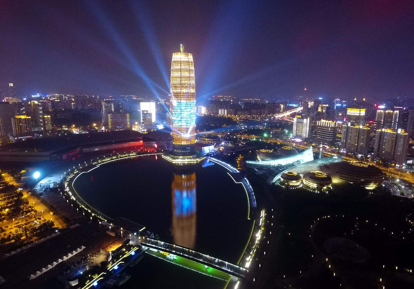 郑州夜景自拍图片