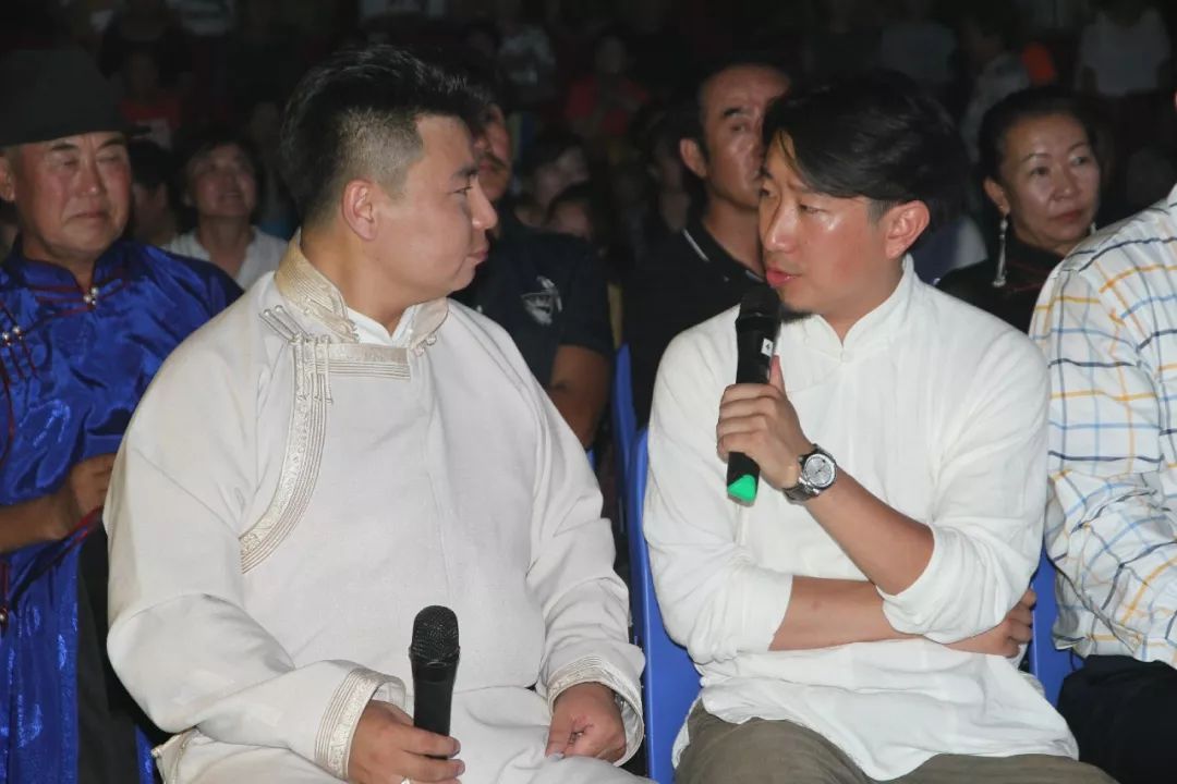 资讯斯琴朝克图乌纳钦等众弟子感恩回馈伯乐敖特根巴雅尔老师