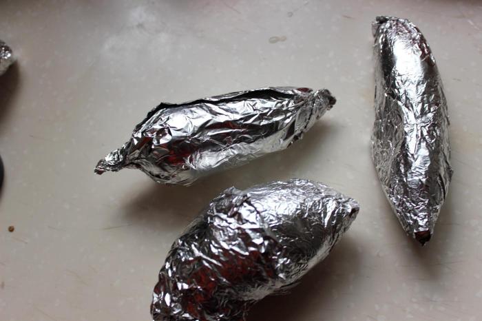 在家烤红薯, 香甜美味很享受_锡纸